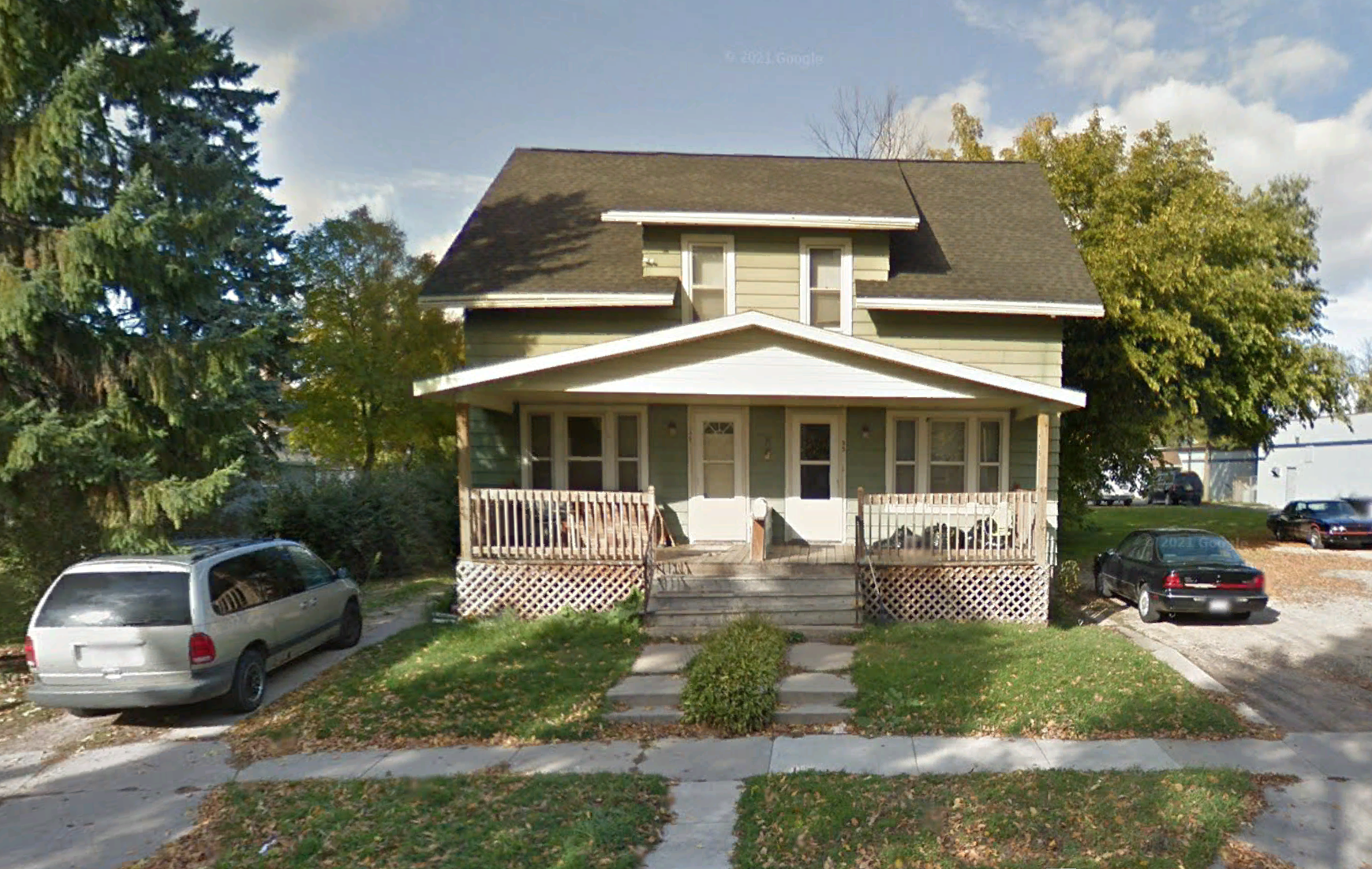 Duplex property at 33 W McWilliams St with east and west units